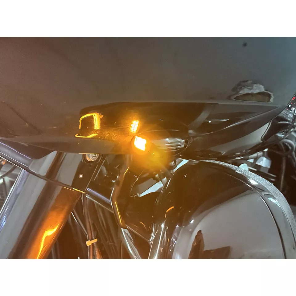 Front LED Turn Signals for Harley Davidson Road Glide '15-up - Image 6